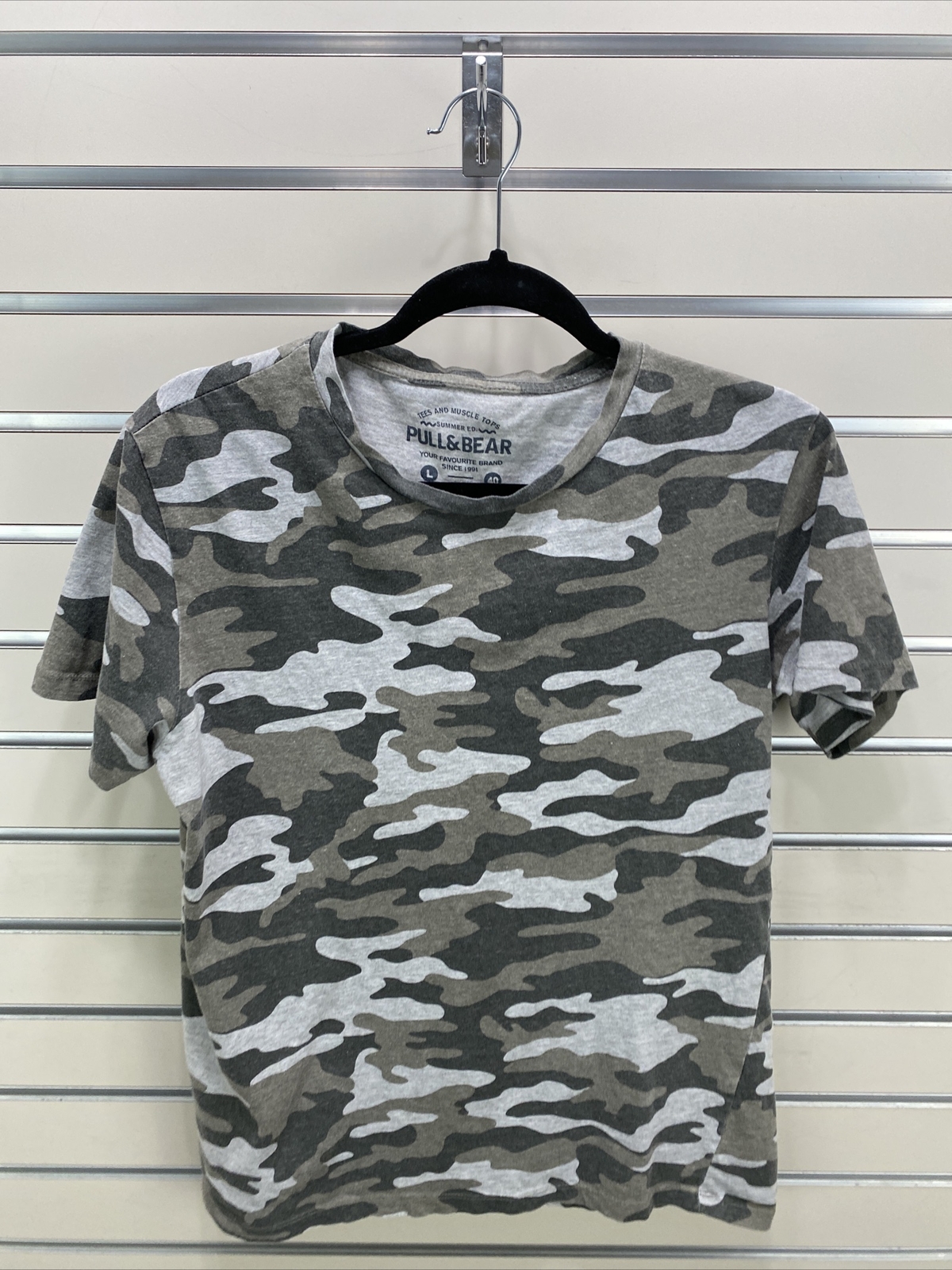 pull and bear camo t shirt