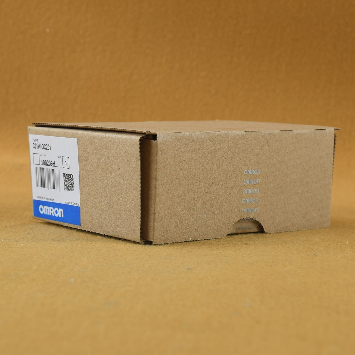 OMRON New CJ1W-OC201 CJ1W-OC201 PLC Output Unit module FREE OMRON New CJ1W-OC201 CJ1W-OC201 PLC Output Unit module FREE