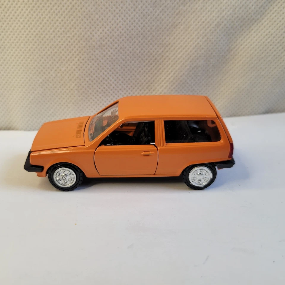 *罕见* Conrad 型号 VW Polo C 1014 VGC 压铸 1: 43 汽车玩具 — 第 2/4 张图片