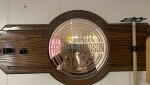 Harley Davidson Mirrored Wall Pool Stick Holder Rack 6 billiards Pool Cues Brown