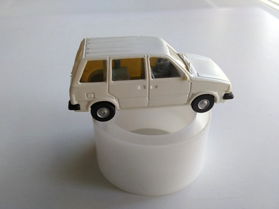 Rietze RM 1:87 Nissan Prairie White Van HO Train Accoutrement Car W. Germany