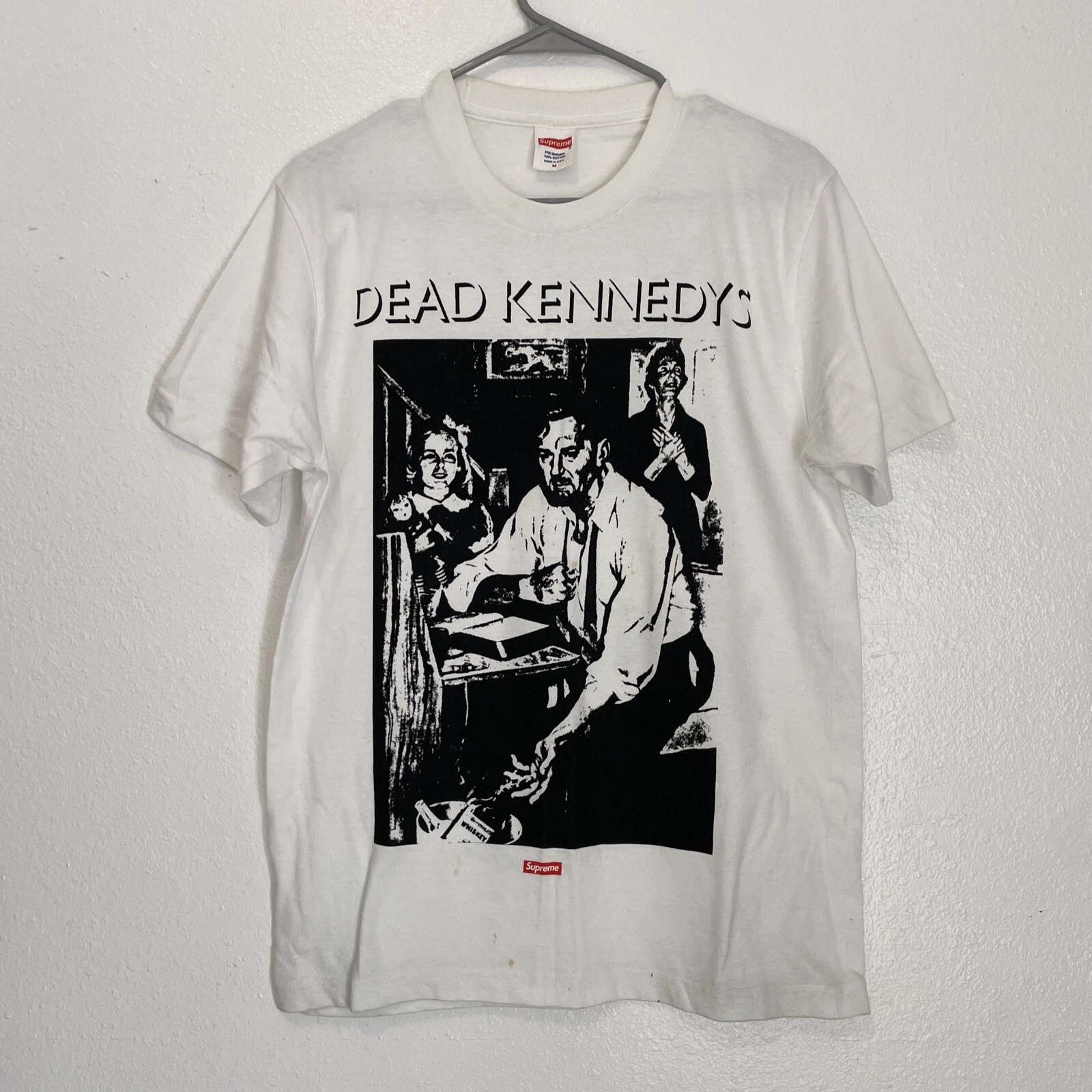 T shirt blanc Supreme Dead Kennedys taille moyenne. Too Drunk To F***