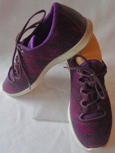 ecco purple shoes