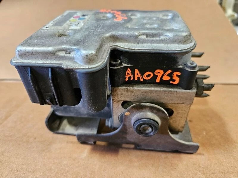 Conjunto de bomba de freno antibloqueo ABS Avalanche Silverado Sierra Tahoe 2500 2003-2005 Foto 2 de 4