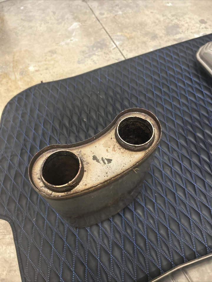 Center Exhaust Muffler Resonator Cross Pipe 2.9L 2009797000 Alfa Romeo Stelvio Foto 3 de 3