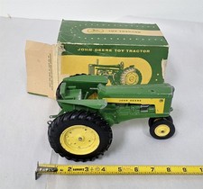 T-219 VINTAGE 50'S/60'S ERTL JOHN DEERE TRACTOR W/ ORIGINAL BOX