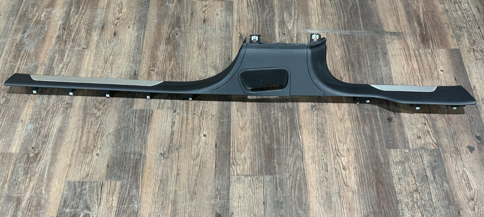 2018-24 LAMBORGHINI URUS RIGHT DOOR SILL SCUFF TRIM LOWER B PILLAR OEM 4ML853370