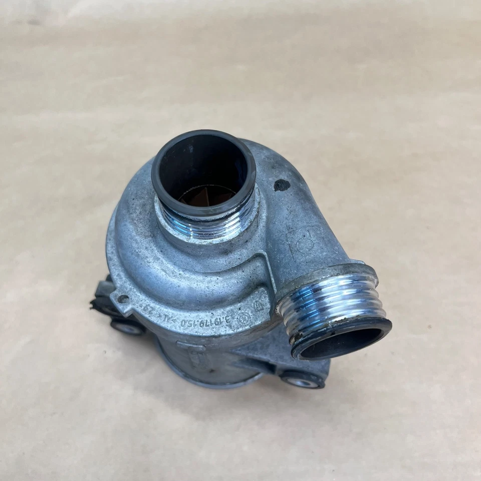 2013-2016 BMW 328I XDRIVE F30 2.0L - Líquido de arrefecimento elétrico/bomba de água 8625097 - Imagem 4 de 4