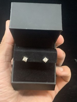 1/2 Karat Lab Grown Diamant Ohrringe in Original Kay Box.