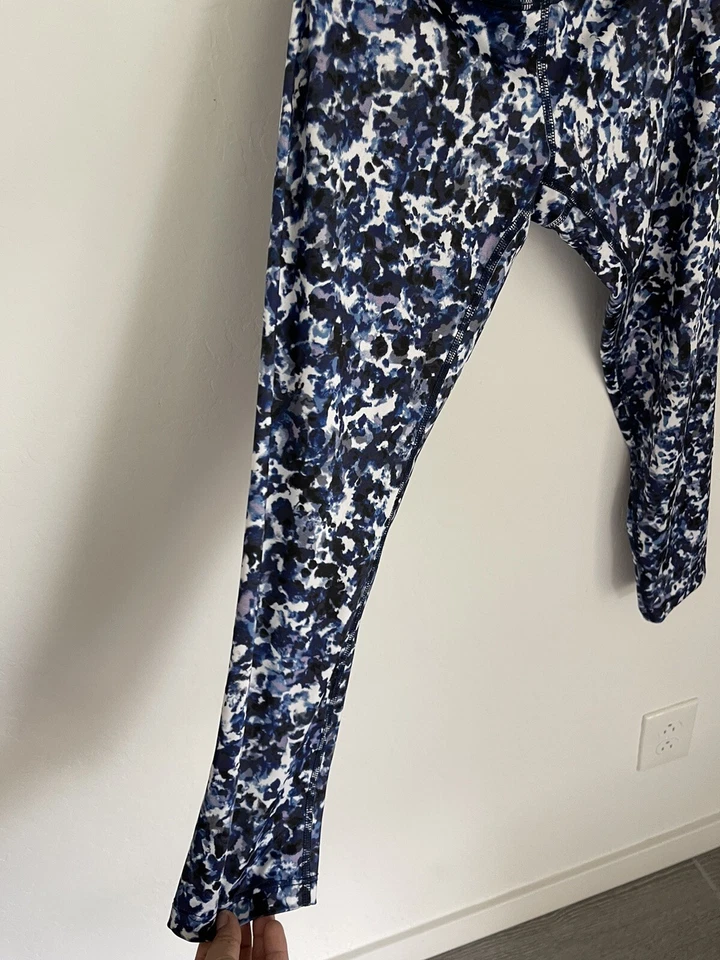 Beyond Yoga Beyond The Bump Maternity Print Leggings Size Small - Image 2 of 4