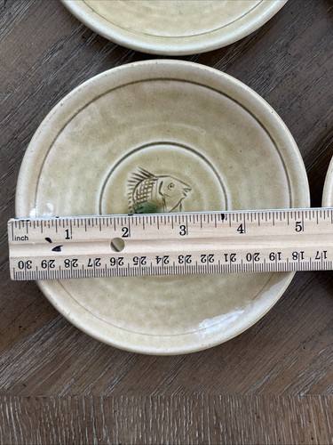 Set of 4 VTG Pottery Fish Rabbit Crane Dragonfly Tan Small Bowl Plate 5” Japan - Picture 9 of 12