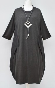 BLACK TAFFETA LONG DRESS BUST 50-52 