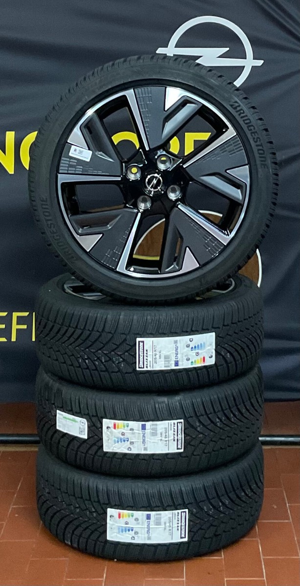 4 Winterräder Opel Corsa-e F 205/45R17 Bridgestone 7 x17 ET32
