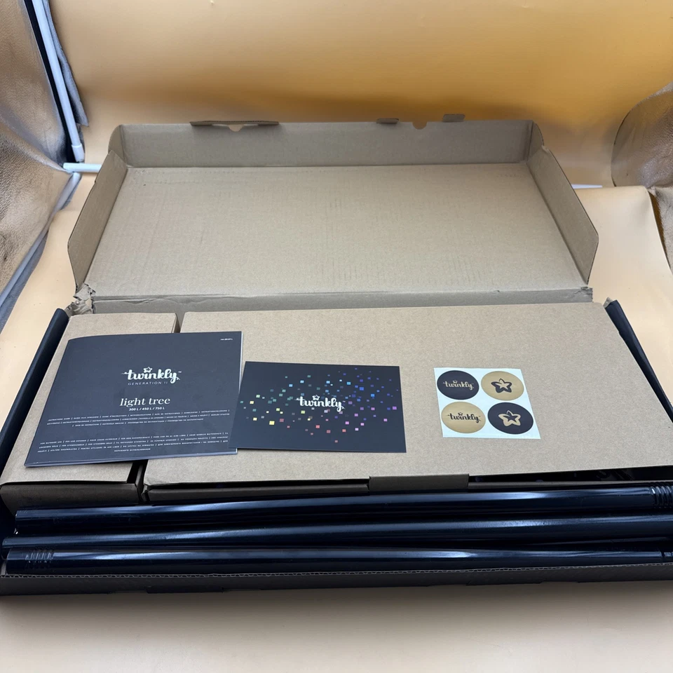 Twinkly Light Tree App Control Christmas tree RGB+W Led 300 light 2m/6.5ft - Image 3 of 4