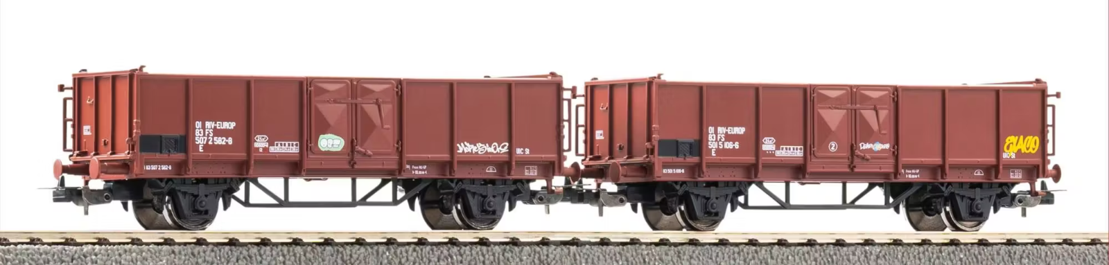 Piko Classic Nostalgie 28327 Set 2 Carriages Type E FS, Riv Europ, With Graffiti