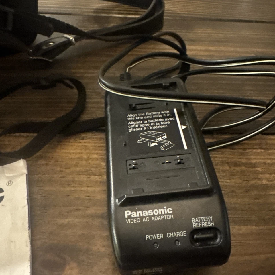 Panasonic VHS-C Palmcorder Video Camera PV-L558D w Cables, Manual, Case - Image 3 of 4