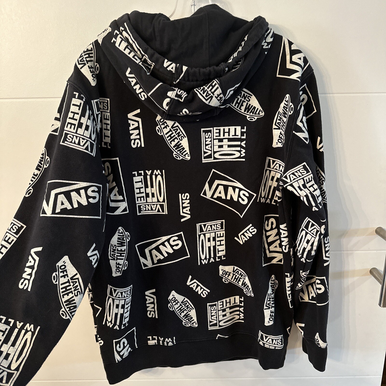 Vans Off The Wall All Over Logo Print Skateboard Black & White Hoodie Sz. M