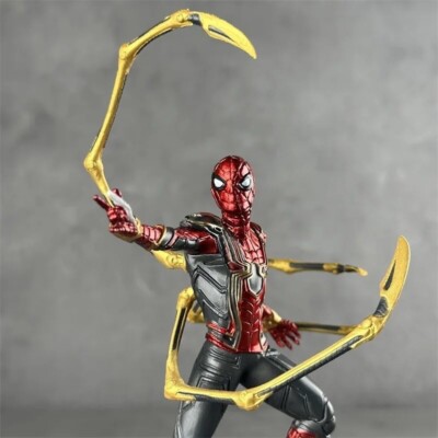 Figurine Spiderman Equipement Araignee Avengers Marvel PVC 25 Cm Avec Socle