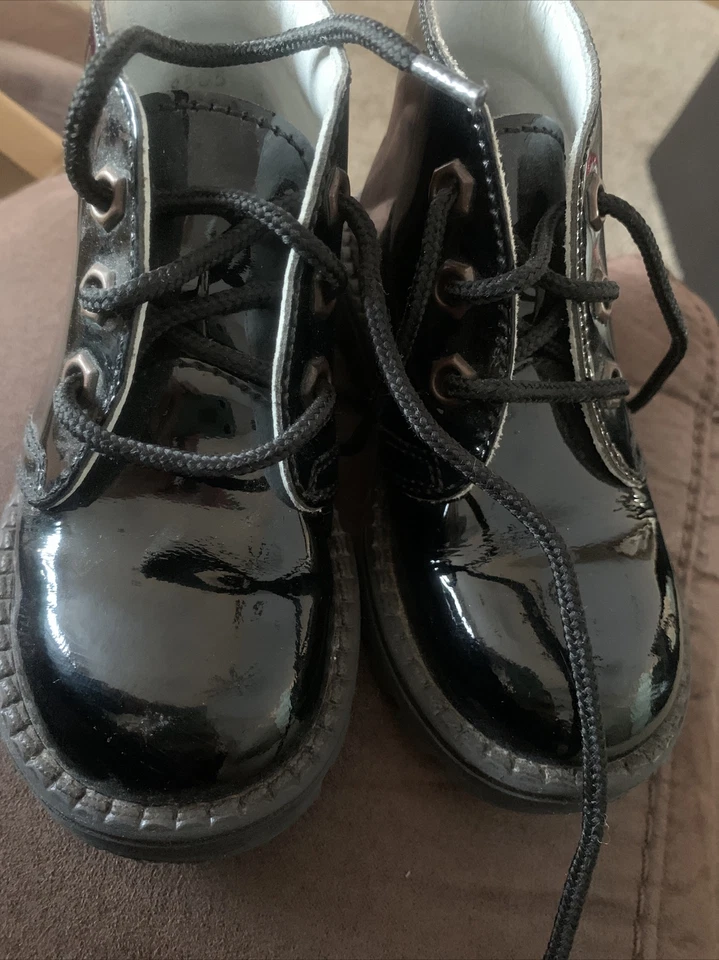 Elefanten Bebé Niño Pequeño Jermy Negro Charol Zapatos Bota Nuevo en Caja EUR 24W US 8W Foto 3 de 4