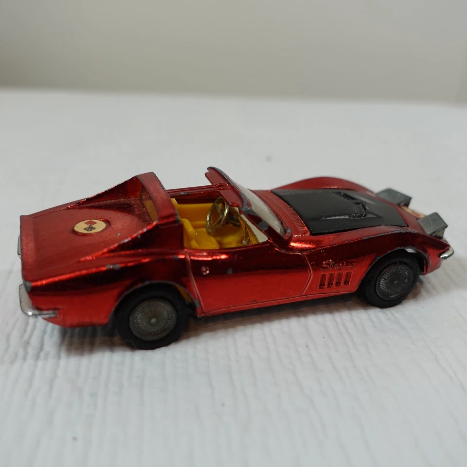 Corgi toys Chevrolet Corvette Stingray Coupe red T-Top diecast model car Chevy - Image 4 of 4