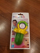 New in Package Munchkin Yellow and Green Fresh Food Feeder 6 Months BPA Free