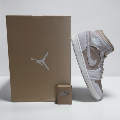 Jordan Air Jordan 1 Mid SE Unisex Sneaker Mid Top Beige/Weiß EU 44