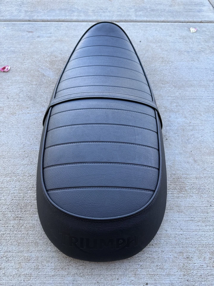 Asiento de motocicleta Triumph Bonneville/Scrambler 2016 900 usado Foto 4 de 4