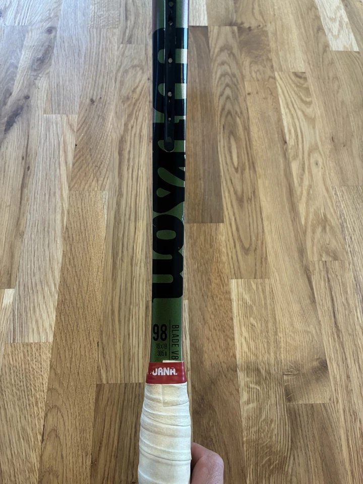 Wilson Blade 98 V8 Tennis Rackets (2x), photo 2 of 5