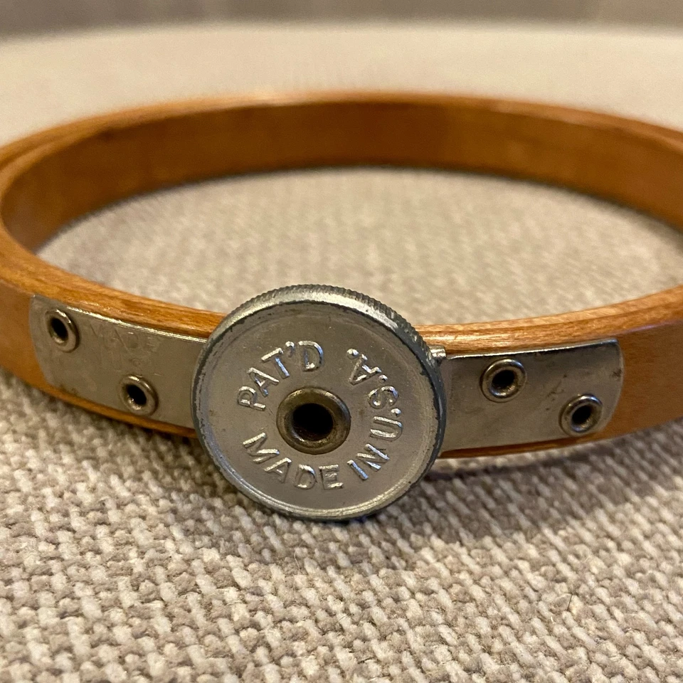 Rare Vintage QUEEN Tension Wheel 4" Wood Embroidery Hoop Ring Felt Lined - Image 3 of 4