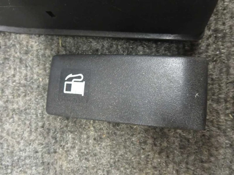 2002 Subaru Impreza Wagon Fuel Door Release Button - Image 3 of 4