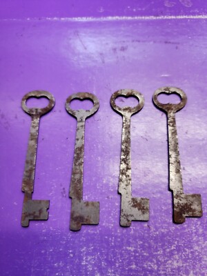 4 BLANK RARE SKELETON KEYS ASSORTED UNBRANDED UNMARKED VINTAGE ANTIQUE STEEL LOT