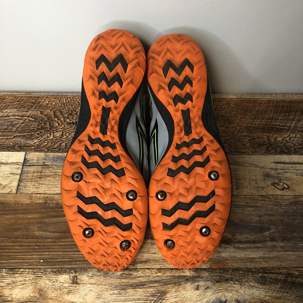 Saucony Size 10.5 Men's Cleats Shoes Gray & Orange S29041-4 Saucony Size 10.5 Men's Cleats Shoes Gray & Orange S29041-4