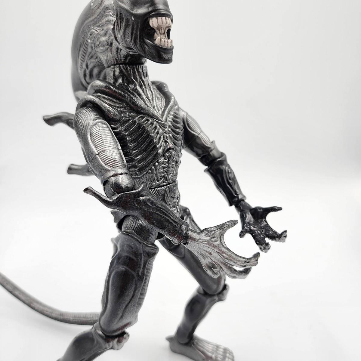 Hasbro/kenner 12 Inch Fully Posable-Alien Resurrection-Warrior 