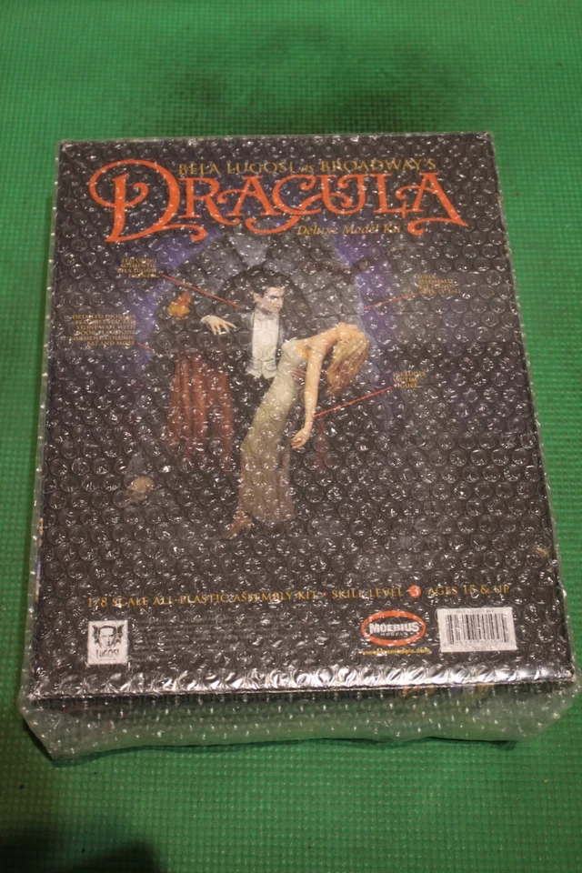 Moebius 1/8 Bela Lugosi As Broadways Dracula DELUXE Model Kit - Image 2 of 2