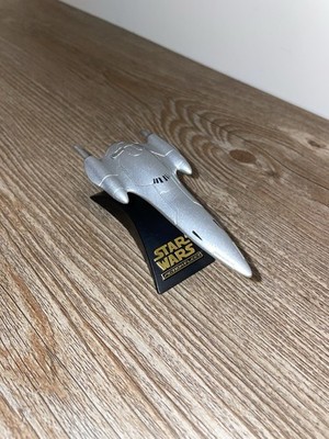 Hasbro Star Wars Titanium Series NABOO ROYAL STARSHIP with Flight Stand 2005