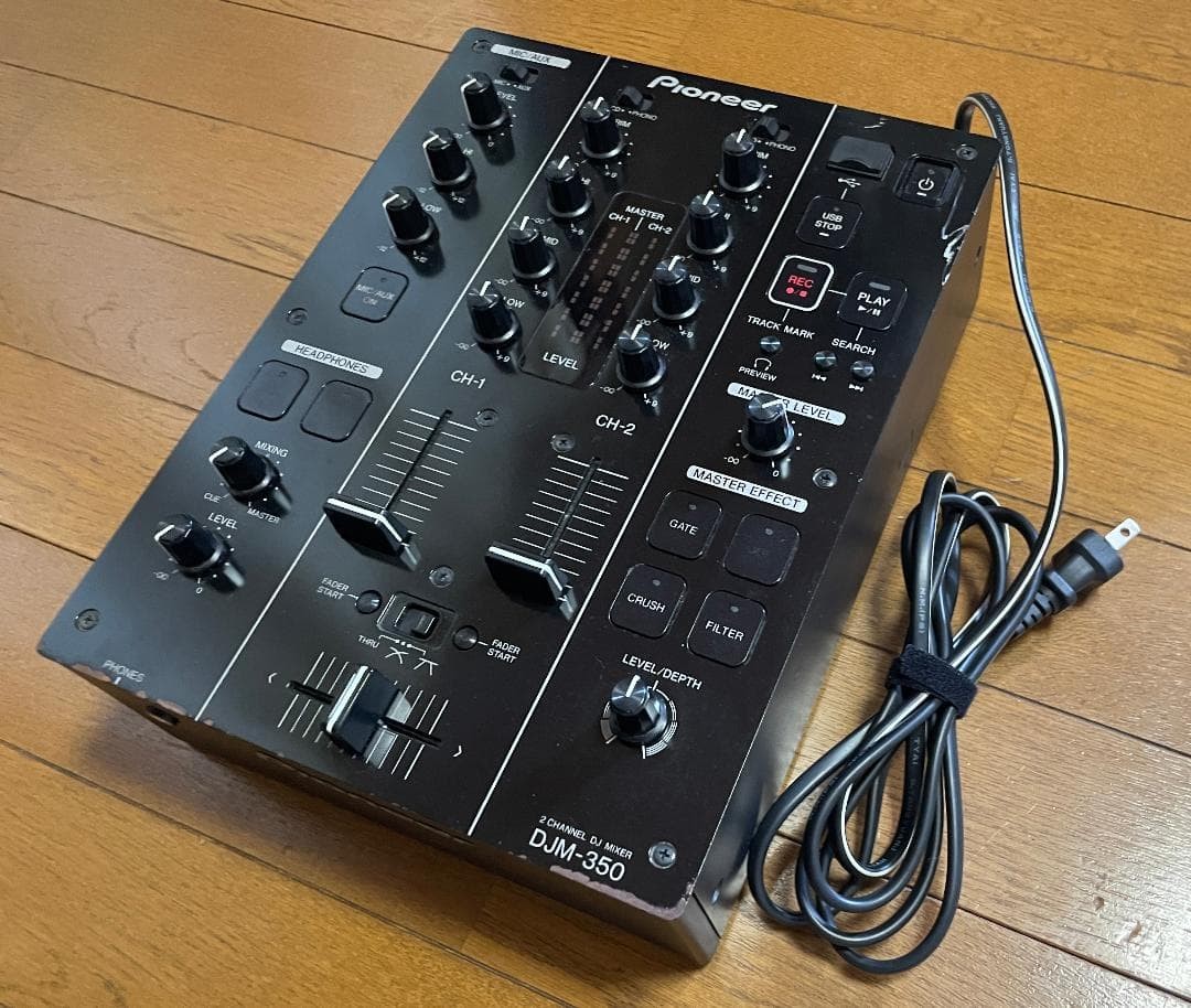Pioneer DJミキサー 2チャンネル DJM-350 ブラック Pioneer DJM-350 2 Channel DJ Mixer with USB Recording and Effects