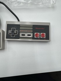 Nintendo NES Console Action Set Complete CIB Mario Duck Hunt  AMAZING CONDITION