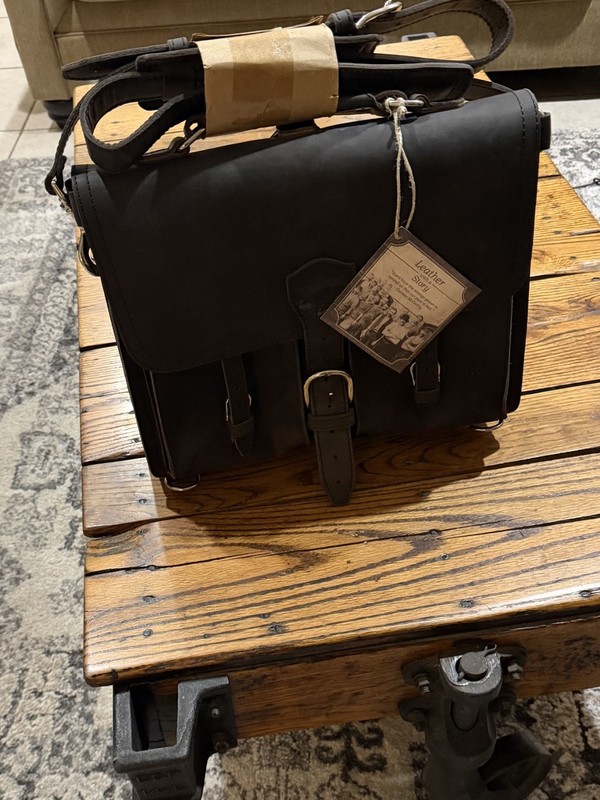 Saddleback Thin Front Pocket Bag