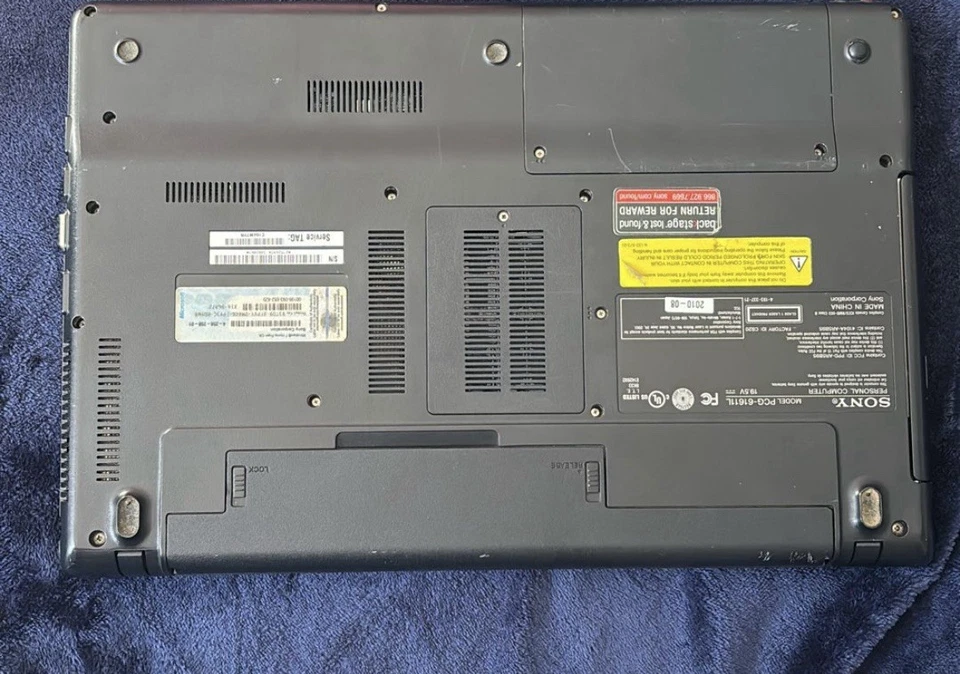 Sony VAIO E VPC-EH34FX/B 15,5 pulgadas(Laptop Intel Core i3 2da generación 2,3 GHz 42 GB de 640 GB Foto 4 de 4