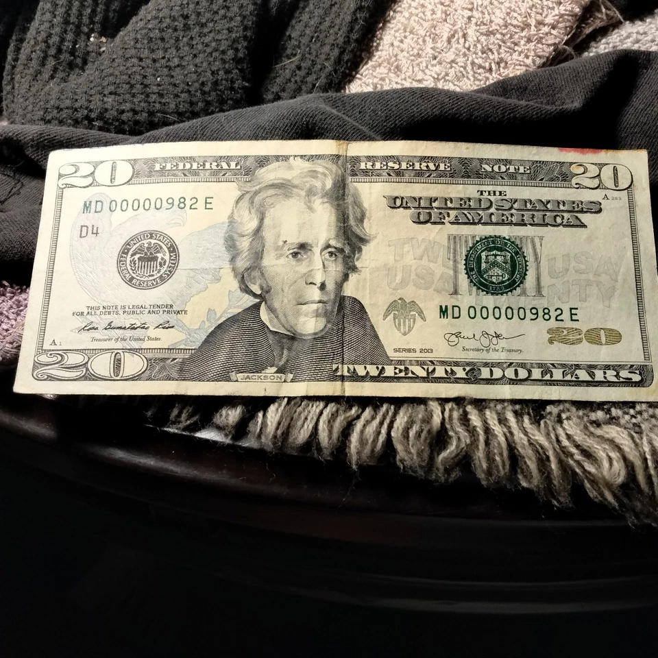 2013 $20 Bill Low Serial Number MD00000982E - Image 2 of 4