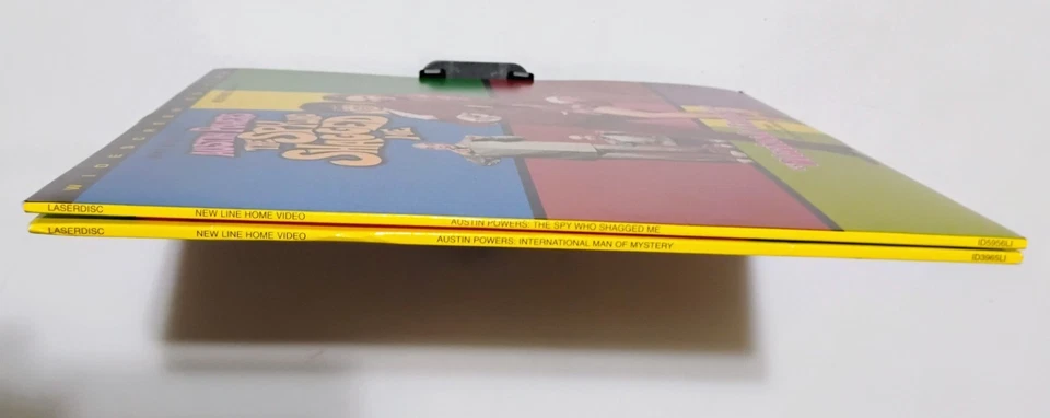 Austin Powers Spy Who Shagged Me & Austin Powers Man of Mystery Laserdiscs RARE - Image 3 of 4