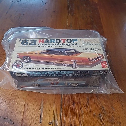 Maquette AMT 1/25 Corvette Sting Ray 1968 - Modèle Kit 6928-200, Début De Montage