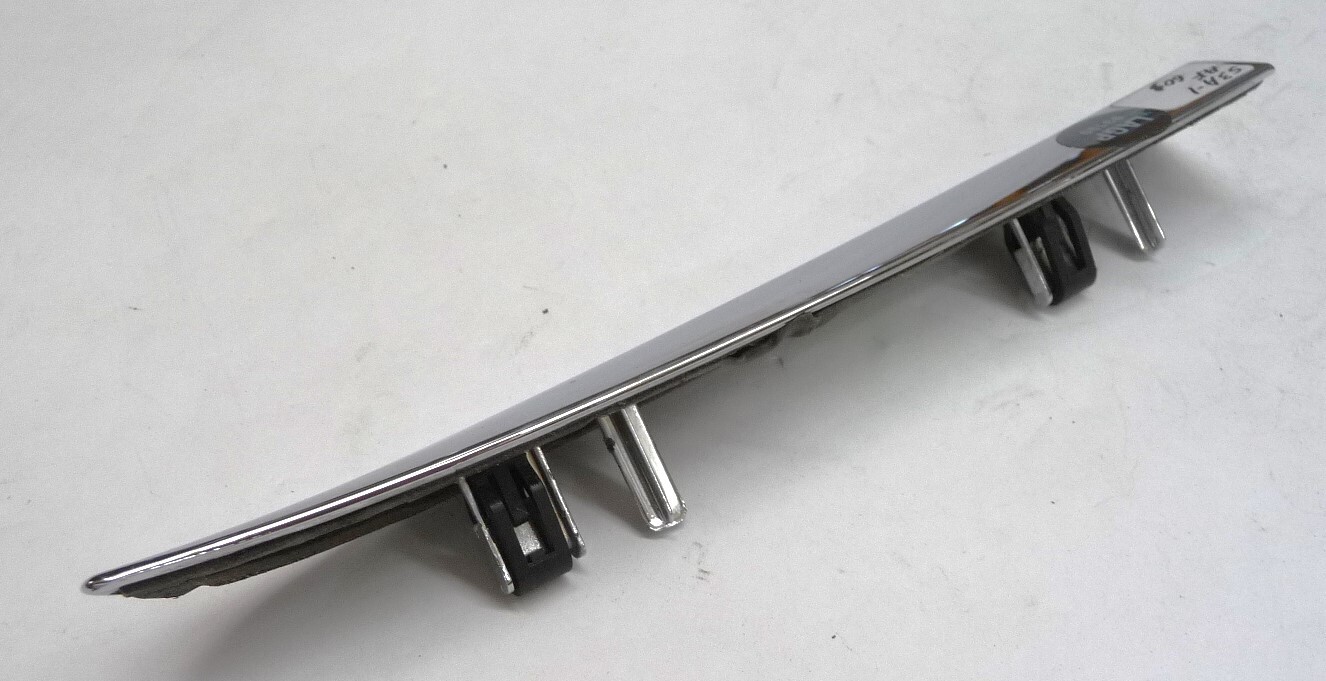 20-22 Bentley Flying Spur Right Fender Wing Strip Trim Molding 3SE837644C OEM A1