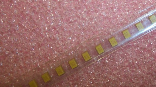 QTY (100) 390nH 1812 SMD INDUTTORI A FILO STAMPATI IMC1812RQR39M VISHAY - Foto 1 di 6