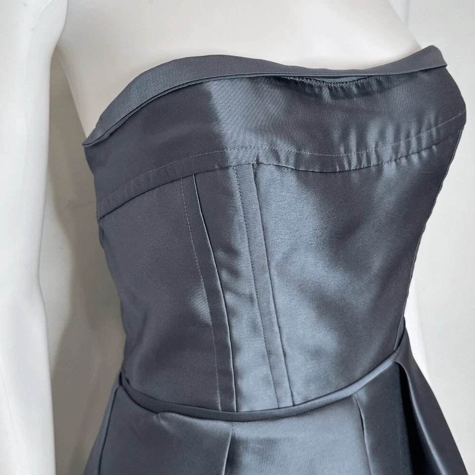 Vestido trompeta Alvina Valenta Maids sin tirantes Mikado con detalle de peplum 9265 Foto 4 de 4