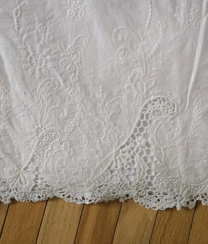Pottery Barn Kids Embroidered Lace Toddler Bed Crib Skirt Split Hem 16 Inch Drop