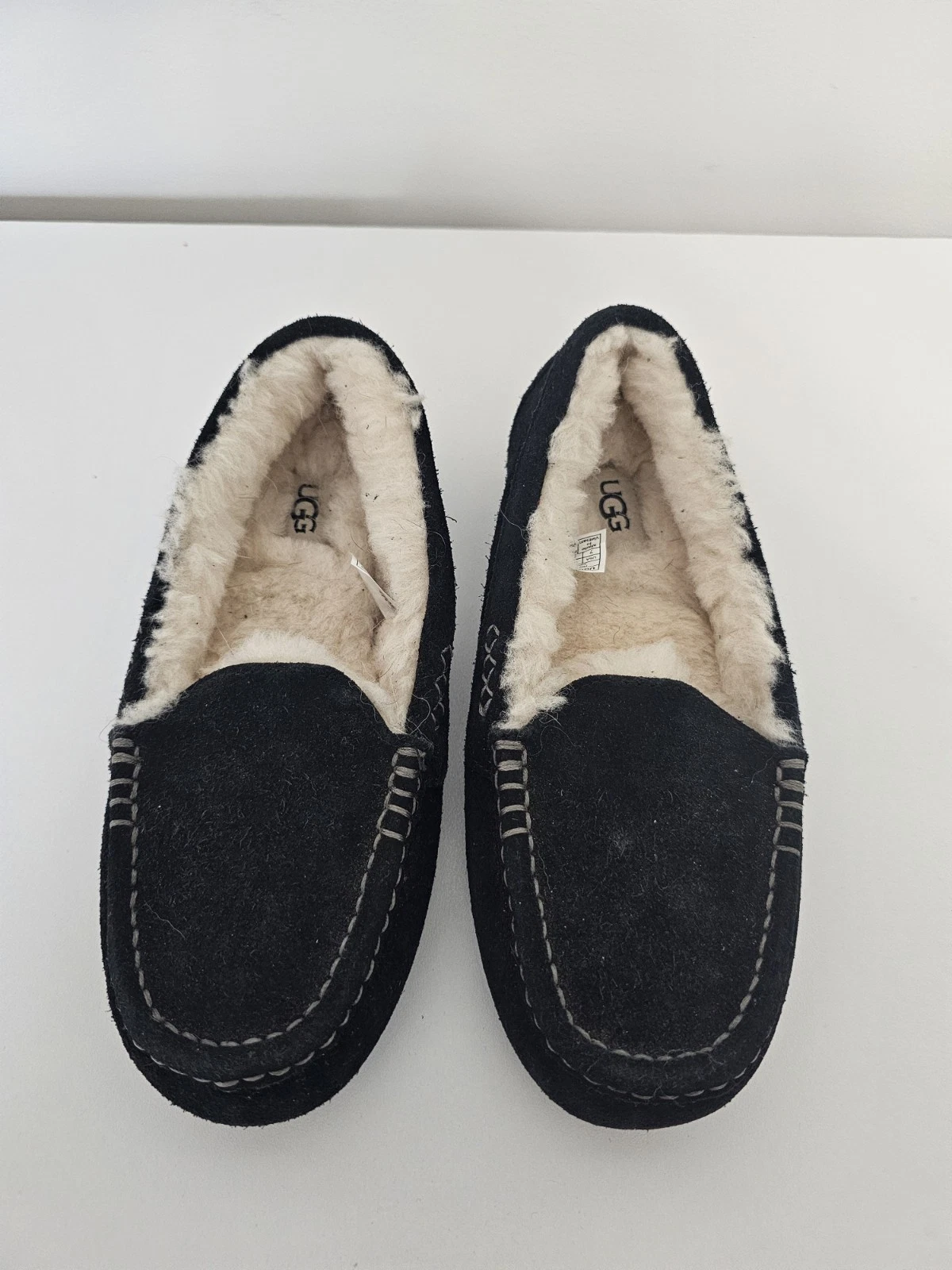 Mocassini Hygge taglia 7 UGG Ansley 1106878 comodi in lana nero e crema per interni esterni