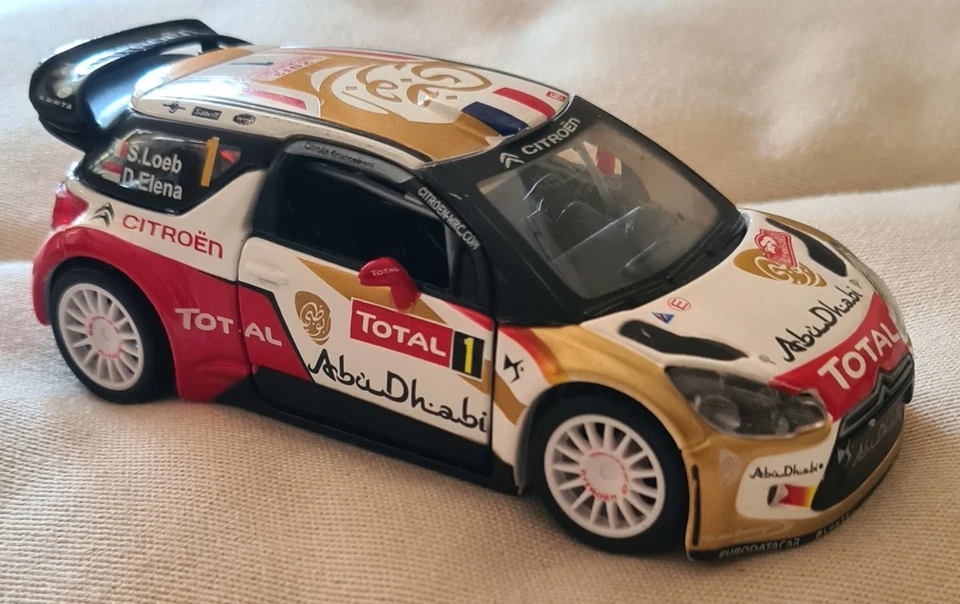 Citroen DS 3 WRC Burago 1/32 - Immagine 2 di 4