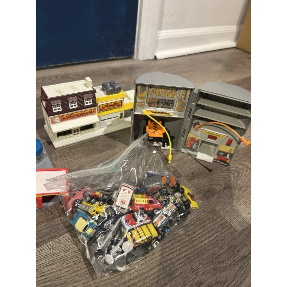 Vintage 1990s Micro Machines City Playset Lot w/ Chopper & 40+ Vehicles Galoob - Image 4 of 4