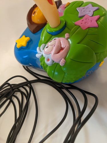 JAKKS Pacific 2005 Dora the Explorer plug and play TV games - Picture 3 of 9